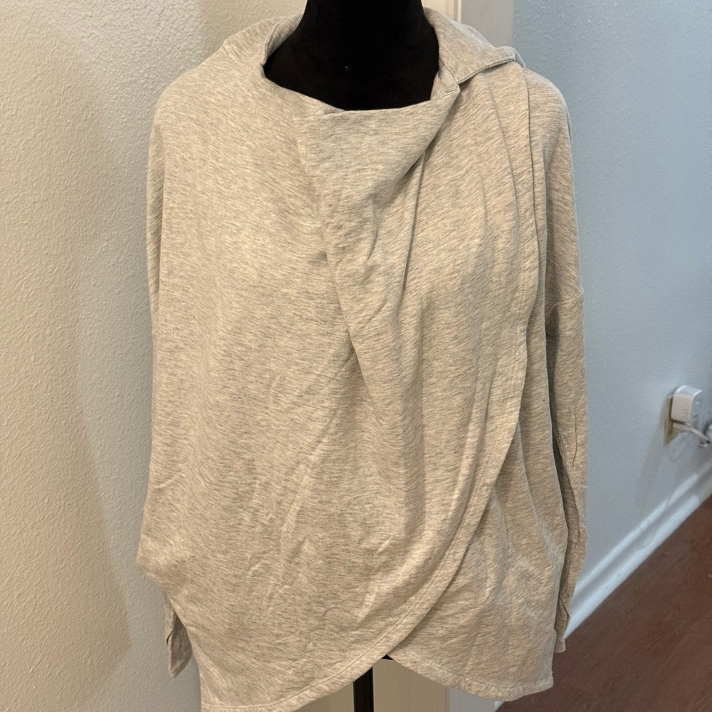 Athleta Purana Light Grey Wrap Long Sleeve Hoodie